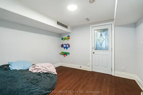 2 George Anderson Court Toronto ON M6M 2Z4