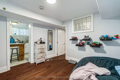 2 George Anderson Court Toronto ON M6M 2Z4