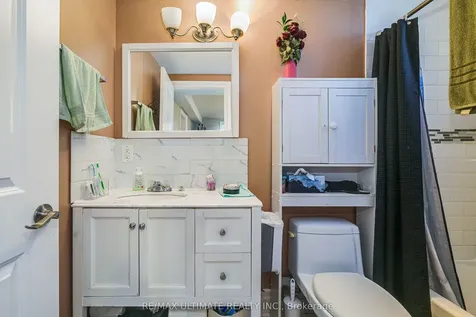 2 George Anderson Court Toronto ON M6M 2Z4