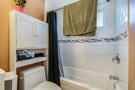 2 George Anderson Court Toronto ON M6M 2Z4