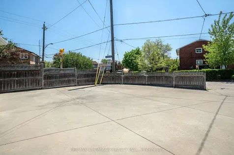 2 George Anderson Court Toronto ON M6M 2Z4