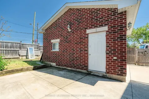 2 George Anderson Court Toronto ON M6M 2Z4