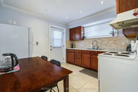 2 George Anderson Court Toronto ON M6M 2Z4
