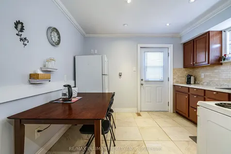 2 George Anderson Court Toronto ON M6M 2Z4