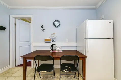 2 George Anderson Court Toronto ON M6M 2Z4