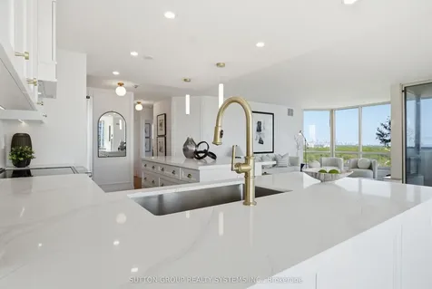 1320 Islington Avenue Toronto ON M9A 5C6