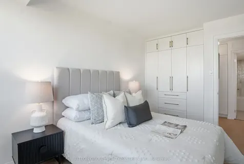 1320 Islington Avenue Toronto ON M9A 5C6