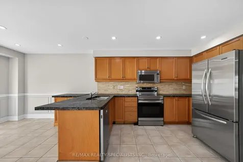 2 Fletchers Creek Boulevard Brampton ON L6X 4R6