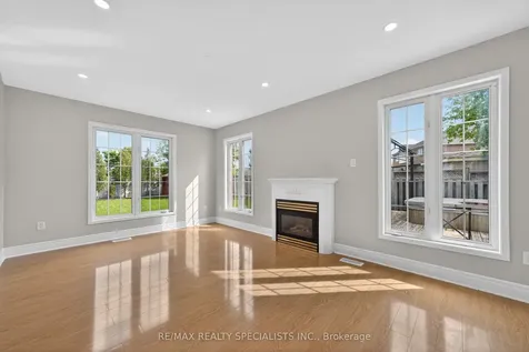 2 Fletchers Creek Boulevard Brampton ON L6X 4R6