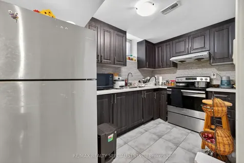 2 Fletchers Creek Boulevard Brampton ON L6X 4R6