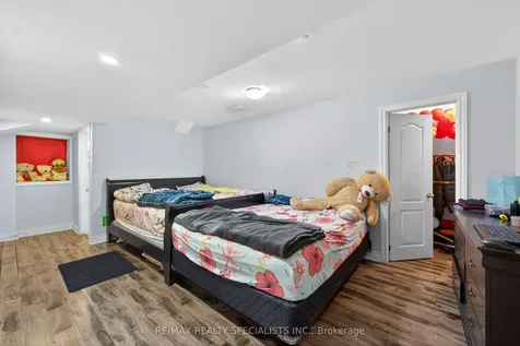 2 Fletchers Creek Boulevard Brampton ON L6X 4R6