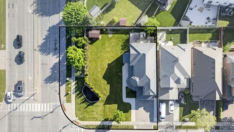 2 Fletchers Creek Boulevard Brampton ON L6X 4R6