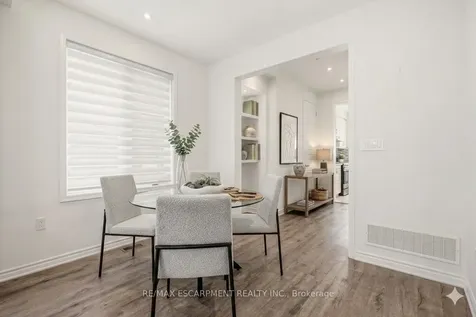 1364 Sycamore Garden Milton ON L9E 1R3