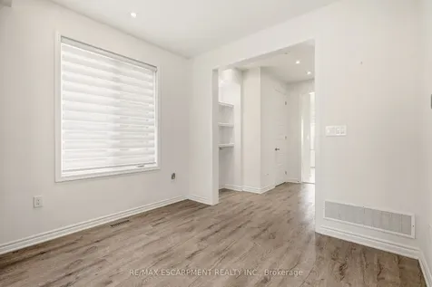 1364 Sycamore Garden Milton ON L9E 1R3