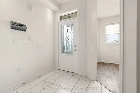 1364 Sycamore Garden Milton ON L9E 1R3