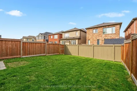 1364 Sycamore Garden Milton ON L9E 1R3