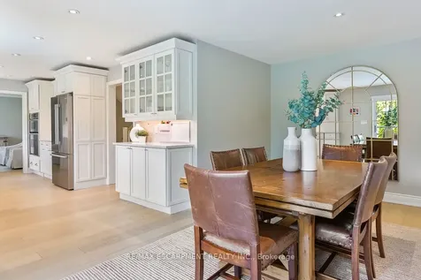 511 Chamberlain Lane Oakville ON L6J 6A2