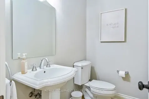 511 Chamberlain Lane Oakville ON L6J 6A2