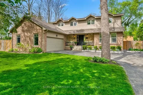511 Chamberlain Lane Oakville ON L6J 6A2