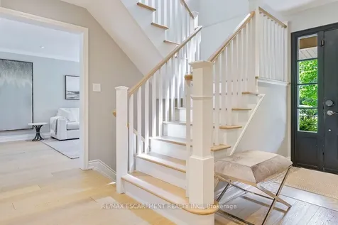 511 Chamberlain Lane Oakville ON L6J 6A2