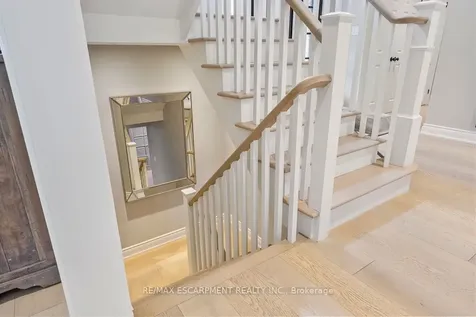 511 Chamberlain Lane Oakville ON L6J 6A2