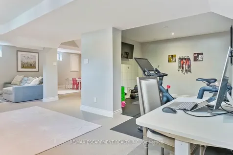 511 Chamberlain Lane Oakville ON L6J 6A2