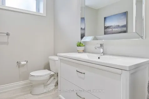 511 Chamberlain Lane Oakville ON L6J 6A2