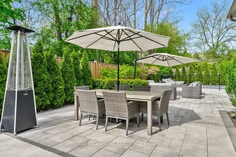 511 Chamberlain Lane Oakville ON L6J 6A2