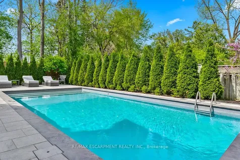 511 Chamberlain Lane Oakville ON L6J 6A2
