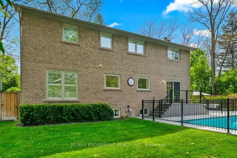 511 Chamberlain Lane Oakville ON L6J 6A2