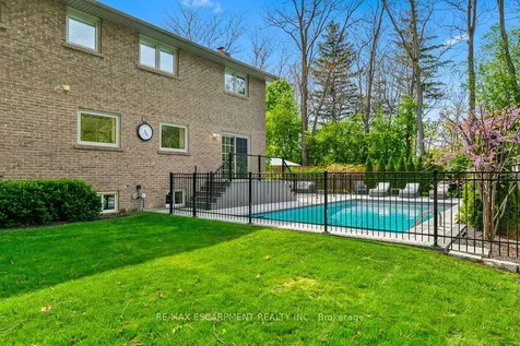 511 Chamberlain Lane Oakville ON L6J 6A2