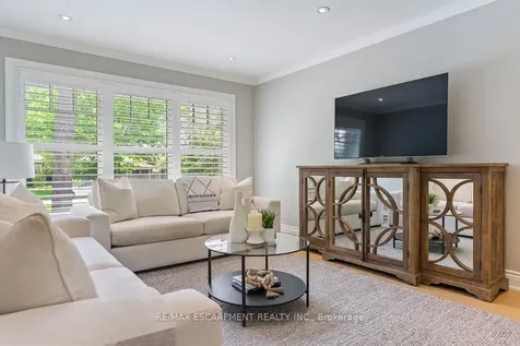 511 Chamberlain Lane Oakville ON L6J 6A2