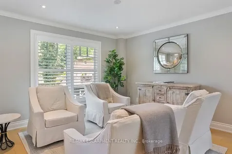 511 Chamberlain Lane Oakville ON L6J 6A2