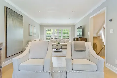 511 Chamberlain Lane Oakville ON L6J 6A2