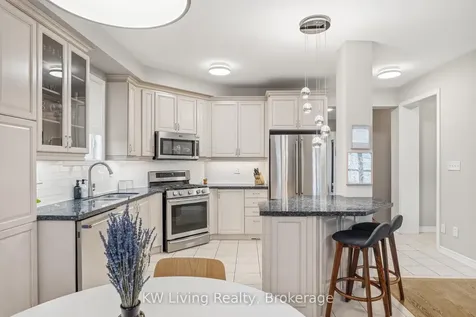 2327 Gladacres Lane E Oakville ON L6M 0G4