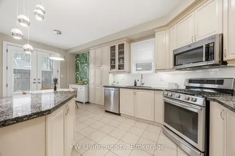 2327 Gladacres Lane E Oakville ON L6M 0G4