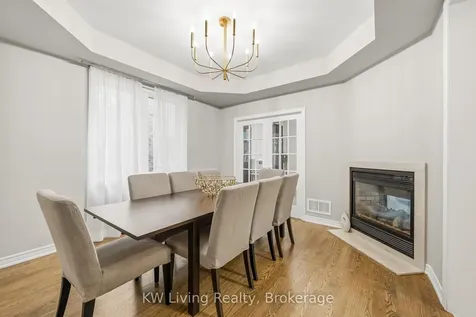 2327 Gladacres Lane E Oakville ON L6M 0G4