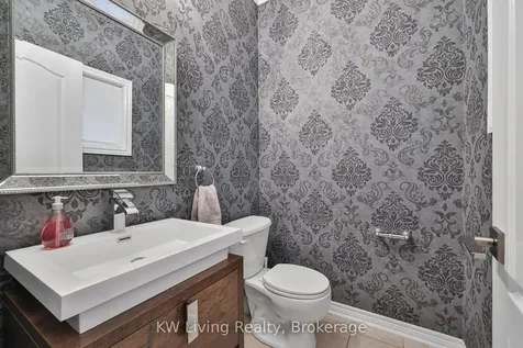 2327 Gladacres Lane E Oakville ON L6M 0G4