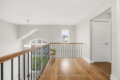 2327 Gladacres Lane E Oakville ON L6M 0G4