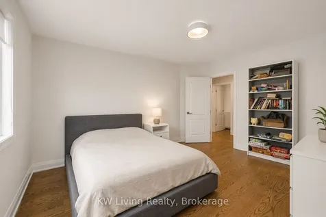 2327 Gladacres Lane E Oakville ON L6M 0G4