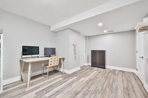 2327 Gladacres Lane E Oakville ON L6M 0G4