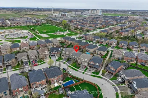 2327 Gladacres Lane E Oakville ON L6M 0G4