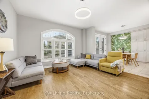 2327 Gladacres Lane E Oakville ON L6M 0G4