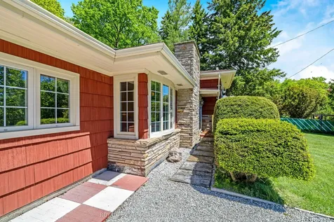 14572 Winston Churchill Boulevard Halton Hills ON L0P 1N0