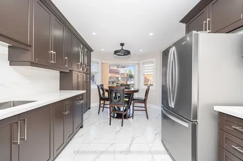 8 Twin Pines Crescent Brampton ON L7A 1M5