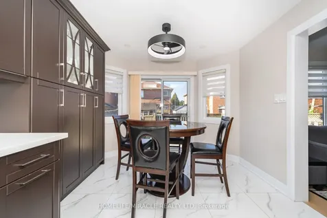 8 Twin Pines Crescent Brampton ON L7A 1M5