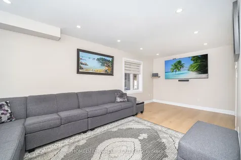 8 Twin Pines Crescent Brampton ON L7A 1M5