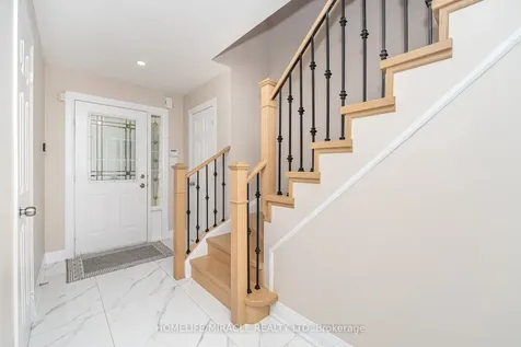 8 Twin Pines Crescent Brampton ON L7A 1M5