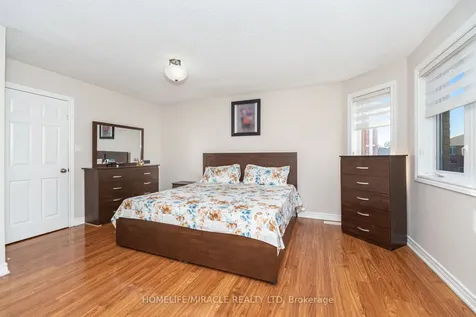 8 Twin Pines Crescent Brampton ON L7A 1M5