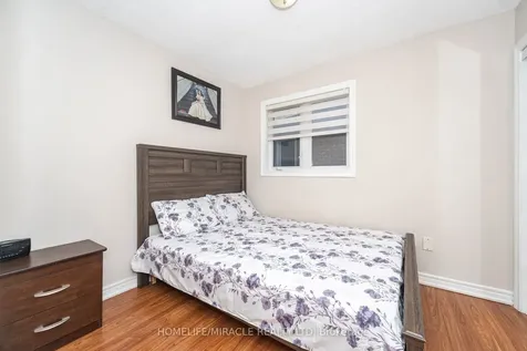 8 Twin Pines Crescent Brampton ON L7A 1M5